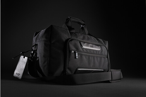 Дорожная сумка Swiss Peak Voyager из RPET AWARE™, черный