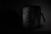 Рюкзак для путешествий Swiss Peak из rPET AWARE™ с регулируемым объемом, 15.6 , черный