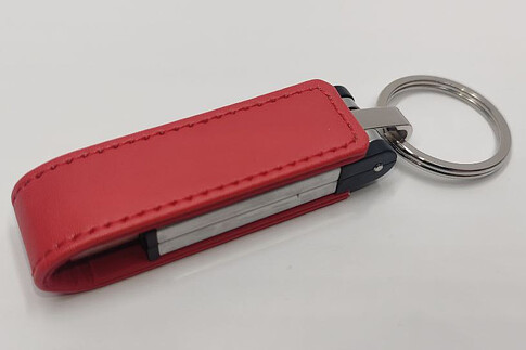 USB-накопитель PREMIUM, 32 GB, красный USB-накопитель PREMIUM, 32 GB, красный