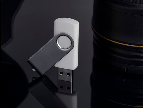 USB flash-карта  Dot  (8Гб), белый, 5,8х2х1,1см,пластик металл
