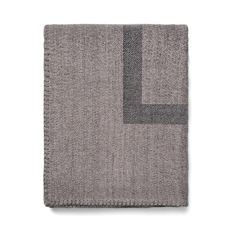 Плед VINGA Monogram из переработанного полиэстера GRS, 170x130 см, серый