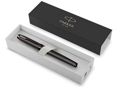Перьевая ручка Parker IM Monochrome Black, перо:F, цвет чернил: blue, в подарочной упаковке.